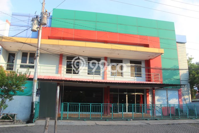 Area Ramai! Ruko Dijual di Semarang Barat untuk Bisnis Luas Bangunan 630m2 Area Ramai! Ruko Dijual di Semarang Barat untuk Bisnis Luas Bangunan 630m2