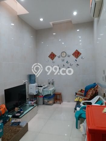 Dijual Rumah Eksklusif 6 KT di Taman Palem, Jakarta Barat Dijual Rumah Eksklusif 6 KT di Taman Palem, Jakarta Barat