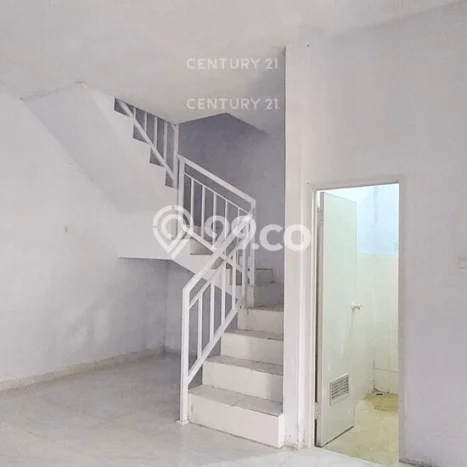 Rumah di Ciracas, 2 KT, Area Premium, LT 90m² Bangunan 180m² Rumah di Ciracas, 2 KT, Area Premium, LT 90m² Bangunan 180m²