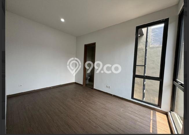 Rumah di BSD, Dekat Mall, 4 KT Rumah di BSD, Dekat Mall, 4 KT