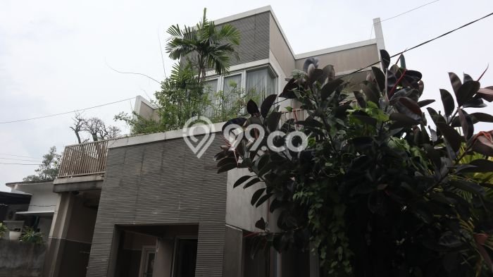 For Sale Rumah 5 Kamar Lokasi Strategis Nyaman dan Strategis di Pamulang For Sale Rumah 5 Kamar Lokasi Strategis Nyaman dan Strategis di Pamulang
