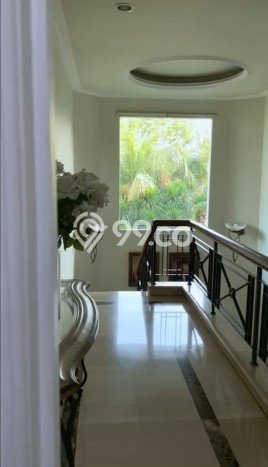 Rumah Elit Modern Tanpa Renovasi di Puri Indah Jakarta Barat Rumah Elit Modern Tanpa Renovasi di Puri Indah Jakarta Barat