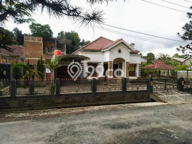 Jual Rumah Bagus Siap Huni LB 280m2 di Sumedang Utara, Sumedang Jual Rumah Bagus Siap Huni LB 280m2 di Sumedang Utara, Sumedang