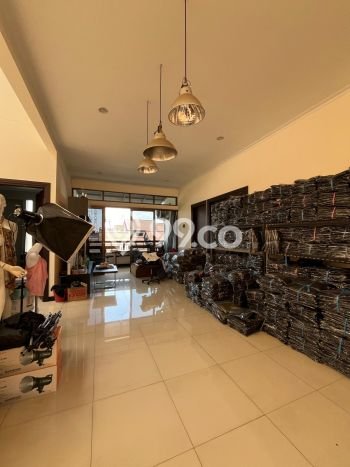 For Sale! Premium House LT 250m2 Desain Elegan di Taman Kopo Indah For Sale! Premium House LT 250m2 Desain Elegan di Taman Kopo Indah