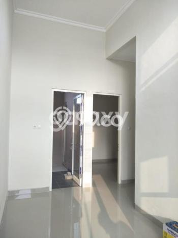 For Sale Rumah 2 Kamar Lokasi Strategis Bagus dan Strategis di Gresik For Sale Rumah 2 Kamar Lokasi Strategis Bagus dan Strategis di Gresik