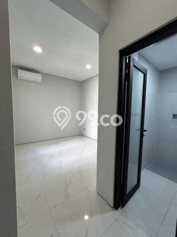 Siap Huni Hunian Elit 5 Kamar di Wiyung Dekat ke Mana Saja Siap Huni Hunian Elit 5 Kamar di Wiyung Dekat ke Mana Saja