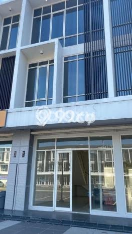 Ruko Dijual di Surabaya LT 68m2 & LB 203m2 Lokasi Terbaik! Ruko Dijual di Surabaya LT 68m2 & LB 203m2 Lokasi Terbaik!