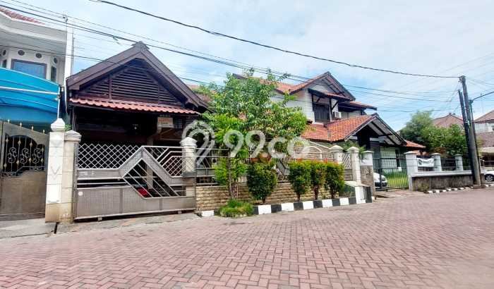 Dijual Rumah Premium dengan Fasilitas Sekitar Komplit di Tenggilis Mejoyo, Surabaya Dijual Rumah Premium dengan Fasilitas Sekitar Komplit di Tenggilis Mejoyo, Surabaya