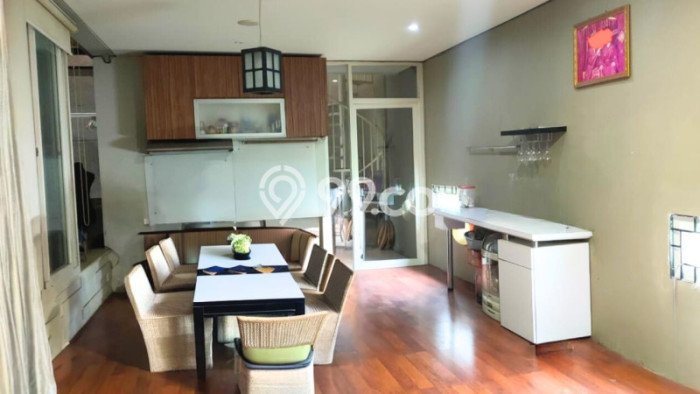 Rumah Mewah LB 250m2 Siap Huni Desain Elegan di Citraland, Surabaya Rumah Mewah LB 250m2 Siap Huni Desain Elegan di Citraland, Surabaya