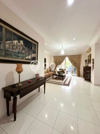Dijual Rumah Mewah Elegan Dengan View Cantik di Citraland, Surabaya Dijual Rumah Mewah Elegan Dengan View Cantik di Citraland, Surabaya