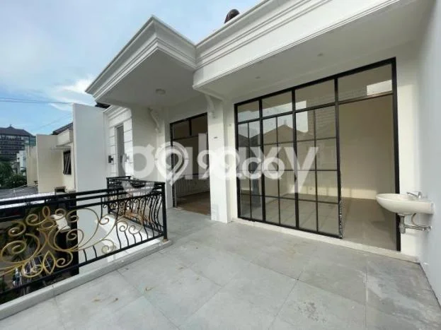 Dijual Rumah Strategis Bagus Punya 4 KT di Wonokromo Surabaya SHM Dijual Rumah Strategis Bagus Punya 4 KT di Wonokromo Surabaya SHM