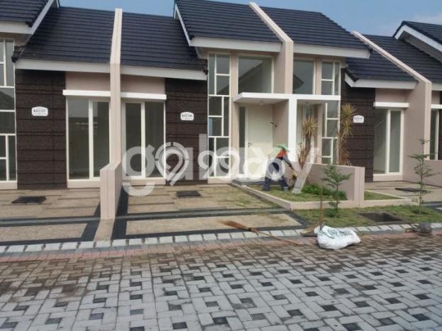 For Sale Rumah 2 Kamar Lokasi Strategis Bagus dan Strategis di Gresik For Sale Rumah 2 Kamar Lokasi Strategis Bagus dan Strategis di Gresik