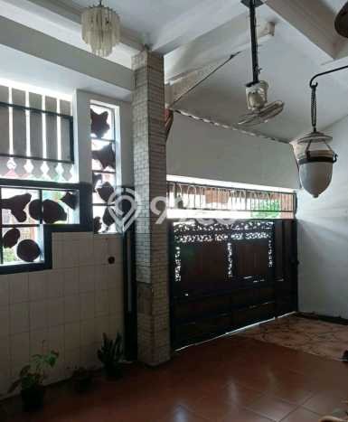 Rumah Modern Cantik 5 Kamar Siap Huni di Semarang Selatan Rumah Modern Cantik 5 Kamar Siap Huni di Semarang Selatan