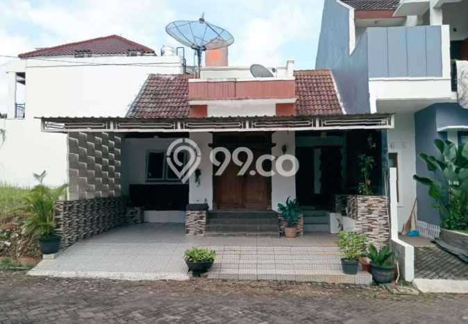Jual Rumah Bagus Siap Huni LB 100m2 di Banyumanik, Semarang Jual Rumah Bagus Siap Huni LB 100m2 di Banyumanik, Semarang