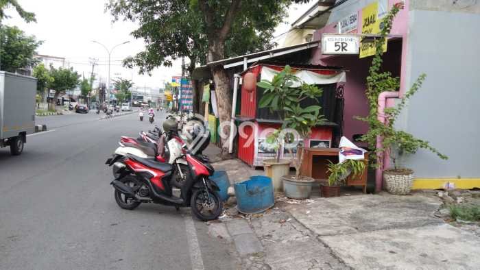 Rumah Luxury Modern Siap Huni di Kedungmundu Semarang Rumah Luxury Modern Siap Huni di Kedungmundu Semarang