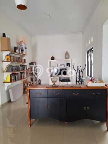 Rumah Strategis Modern Lb 170m2 di Banyumanik, Semarang Rumah Strategis Modern Lb 170m2 di Banyumanik, Semarang