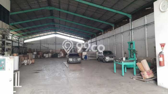 Gudang Disewa di Bekasi dengan LB 1200m2 Area Komersial Ramai Gudang Disewa di Bekasi dengan LB 1200m2 Area Komersial Ramai
