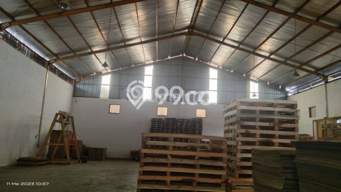 FOR SALE! Gudang di Bekasi Barat Bekasi, LT 1921m2, LB 900m2 FOR SALE! Gudang di Bekasi Barat Bekasi, LT 1921m2, LB 900m2