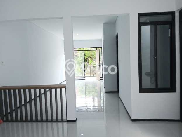 Rumah Luas Asri 2 KT Siap Huni di Taman Kopo Indah Bandung Rumah Luas Asri 2 KT Siap Huni di Taman Kopo Indah Bandung