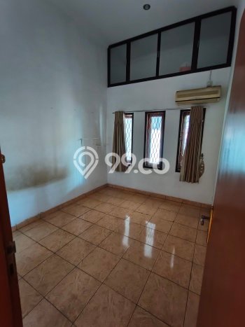 Rumah Modern 3 KT di Taman Kopo Indah Bandung Semi Furnished Rumah Modern 3 KT di Taman Kopo Indah Bandung Semi Furnished