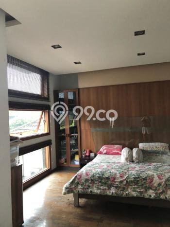 Rumah Elit Modern Tanpa Renovasi di Pasteur Bandung Rumah Elit Modern Tanpa Renovasi di Pasteur Bandung