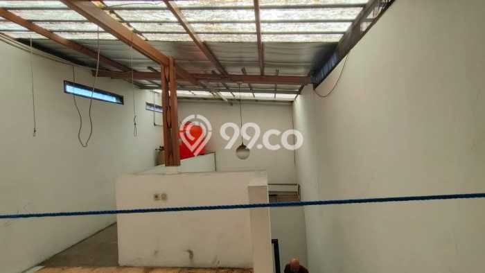 Rumah Modern 3 Kamar LT 144m2 di Taman Kopo Indah Rumah Modern 3 Kamar LT 144m2 di Taman Kopo Indah