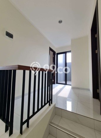 Hunian Nyaman Asri 3 KT Siap Pakai di Suvarna Sutera Tangerang Hunian Nyaman Asri 3 KT Siap Pakai di Suvarna Sutera Tangerang
