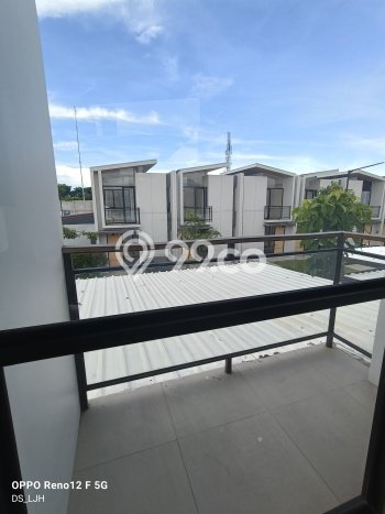 Rumah Luas Asri 2 KT Siap Pakai di Lippo Karawaci Tangerang Rumah Luas Asri 2 KT Siap Pakai di Lippo Karawaci Tangerang