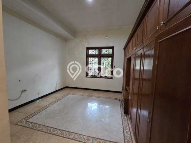 Lokasi terbaik! Rumah siap huni dikontrakkan di Semarang Tengah LB 250m2 Lokasi terbaik! Rumah siap huni dikontrakkan di Semarang Tengah LB 250m2