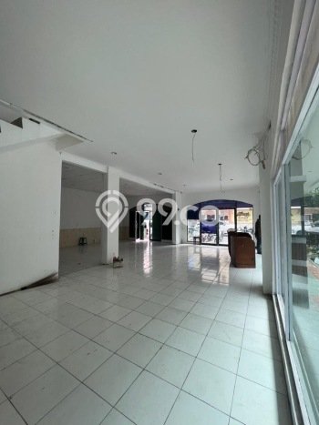 Ruko untuk Disewa di Pusat Jakarta Selatan Luas Bangunan 450m2 Ruko untuk Disewa di Pusat Jakarta Selatan Luas Bangunan 450m2