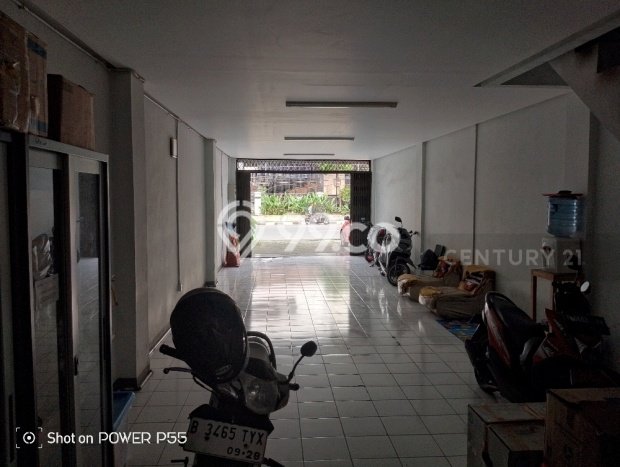 Disewakan Ruko komersial di Kebayoran Lama luas bangunan 283m2 Disewakan Ruko komersial di Kebayoran Lama luas bangunan 283m2