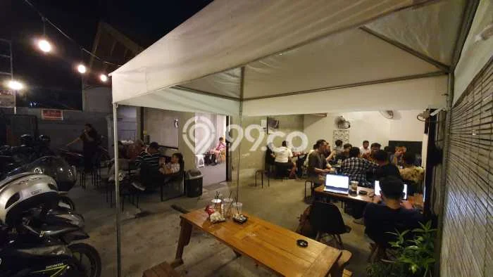 Unit Komersial Disewakan di Kemang di Area Ramai & Strategis Unit Komersial Disewakan di Kemang di Area Ramai & Strategis