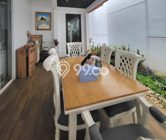 Rumah Luxury Modern Tanpa Renovasi di Cirendeu Jakarta Selatan Rumah Luxury Modern Tanpa Renovasi di Cirendeu Jakarta Selatan