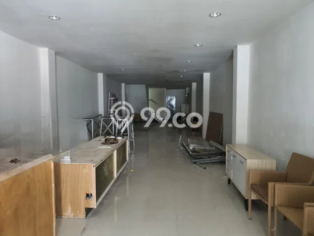 Disewakan Ruko di Kawasan Ramai Radio Dalam Luas 375m2 Disewakan Ruko di Kawasan Ramai Radio Dalam Luas 375m2