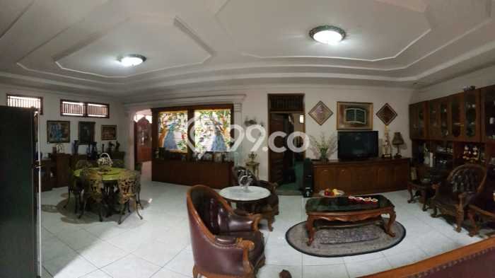 Rumah Mewah Siap Huni LT 610m2 di Tebet, Jakarta Selatan Rumah Mewah Siap Huni LT 610m2 di Tebet, Jakarta Selatan