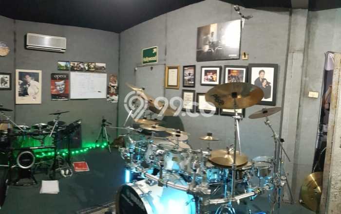 Rumah Mewah Siap Huni LT 610m2 di Tebet, Jakarta Selatan Rumah Mewah Siap Huni LT 610m2 di Tebet, Jakarta Selatan