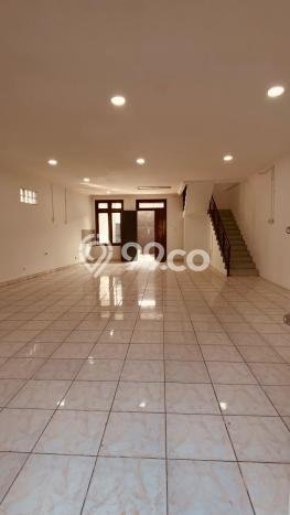 LOKASI STRATEGIS! Ruko Kawasan Bintaro, Luas 189m², Area Ramai, Ready Operasional LOKASI STRATEGIS! Ruko Kawasan Bintaro, Luas 189m², Area Ramai, Ready Operasional