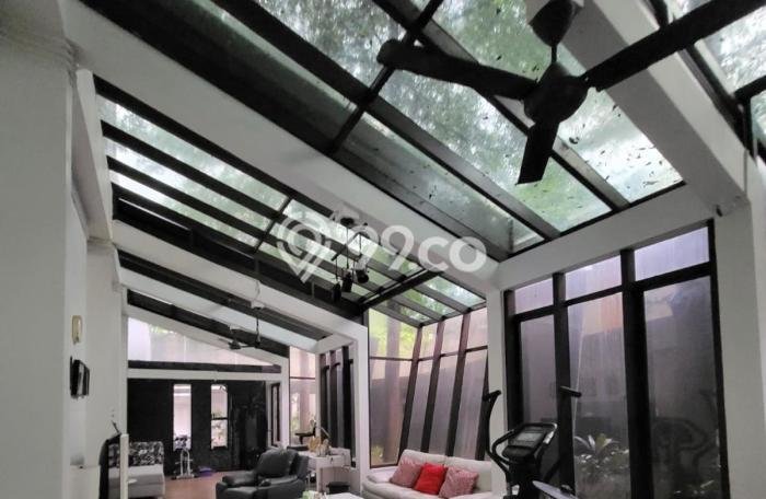 Rumah Luxury Modern Tanpa Renovasi di Cirendeu Jakarta Selatan Rumah Luxury Modern Tanpa Renovasi di Cirendeu Jakarta Selatan