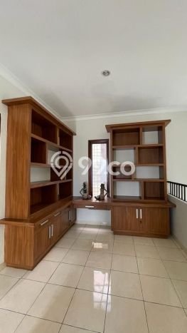 Rumah Mewah LB 150m2 Siap Pakai Desain Elegan di Bintaro, Tangerang Selatan Rumah Mewah LB 150m2 Siap Pakai Desain Elegan di Bintaro, Tangerang Selatan