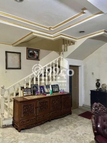 Rumah Mewah LB 300m2 Siap Huni Desain Elegan di Bintaro, Tangerang Selatan Rumah Mewah LB 300m2 Siap Huni Desain Elegan di Bintaro, Tangerang Selatan