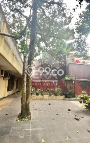 Rumah Mewah LB 300m2 Siap Huni Desain Elegan di Bintaro, Tangerang Selatan Rumah Mewah LB 300m2 Siap Huni Desain Elegan di Bintaro, Tangerang Selatan