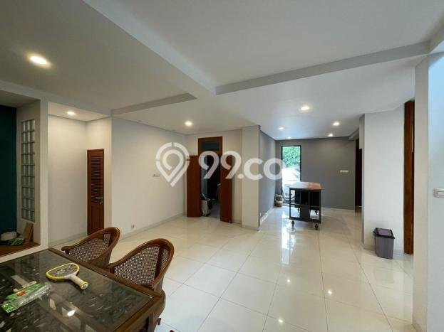 Hunian Elit LB 250m2 Siap Pakai Desain Elegan di Lebak Bulus, Jakarta Selatan Hunian Elit LB 250m2 Siap Pakai Desain Elegan di Lebak Bulus, Jakarta Selatan