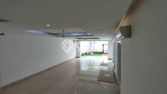Hunian Elit LB 381m2 Siap Huni Desain Elegan di Pejaten, Jakarta Selatan Hunian Elit LB 381m2 Siap Huni Desain Elegan di Pejaten, Jakarta Selatan