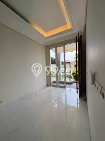 Rumah Luxury Modern Tanpa Renovasi di Candi Golf Semarang Rumah Luxury Modern Tanpa Renovasi di Candi Golf Semarang