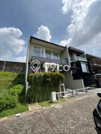 Rumah Luxury Modern Tanpa Renovasi di Candi Golf Semarang Rumah Luxury Modern Tanpa Renovasi di Candi Golf Semarang