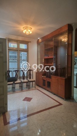 Rumah Luas Asri 3 KT Siap Pakai di Duta Garden Jakarta Barat Rumah Luas Asri 3 KT Siap Pakai di Duta Garden Jakarta Barat