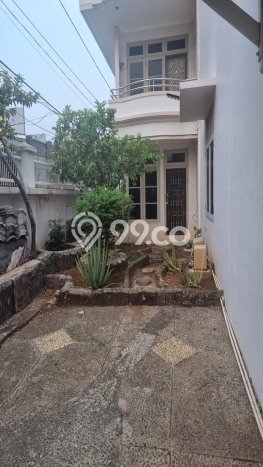 Rumah Luas Asri 3 KT Siap Pakai di Duta Garden Jakarta Barat Rumah Luas Asri 3 KT Siap Pakai di Duta Garden Jakarta Barat
