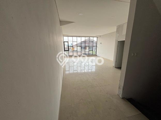 Ruko Dijual di Prime Area Bandung Luas 150m2 Ruko Dijual di Prime Area Bandung Luas 150m2