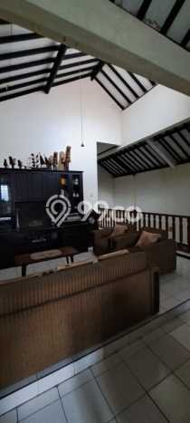 Dijual Rumah Luas Megah Dengan View Eksklusif di Buah Batu, Bandung Dijual Rumah Luas Megah Dengan View Eksklusif di Buah Batu, Bandung