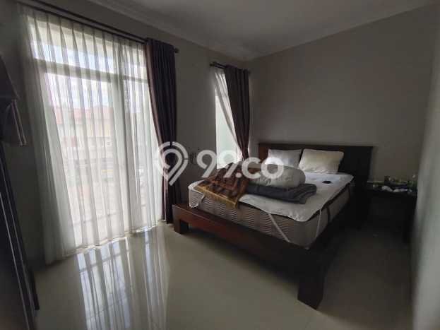 Hunian Mewah Siap Huni LT 163m2 di Sukasari, Bandung Hunian Mewah Siap Huni LT 163m2 di Sukasari, Bandung